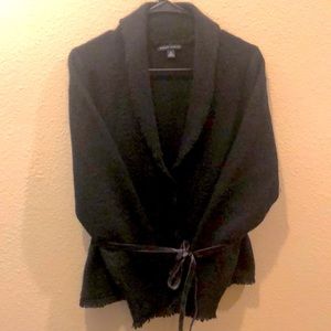 Beautiful woolen sweater. V warm . Never worn.